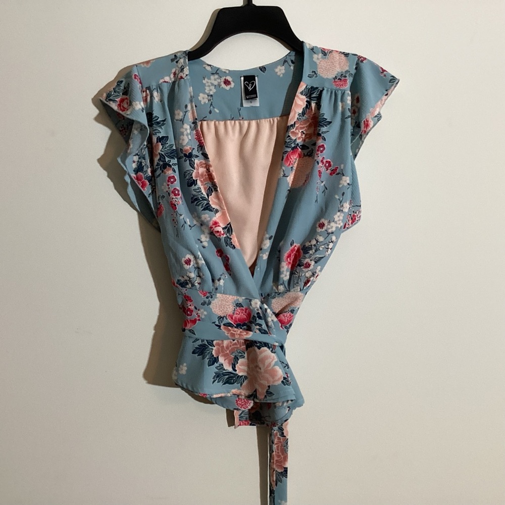 Windsor floral wrap top